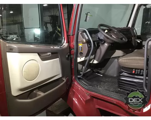 VOLVO VNM Cab