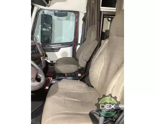 VOLVO VNM Cab