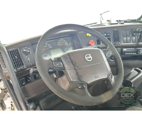 VOLVO VNM Cab