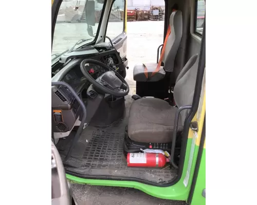 VOLVO VNM Cab