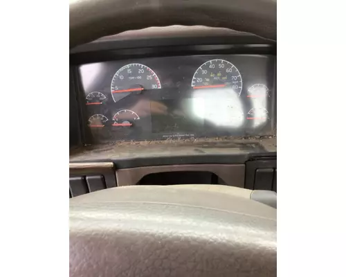 VOLVO VNM Cab