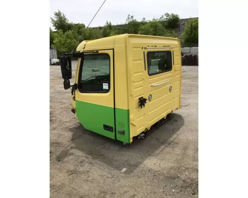 VOLVO VNM Cab