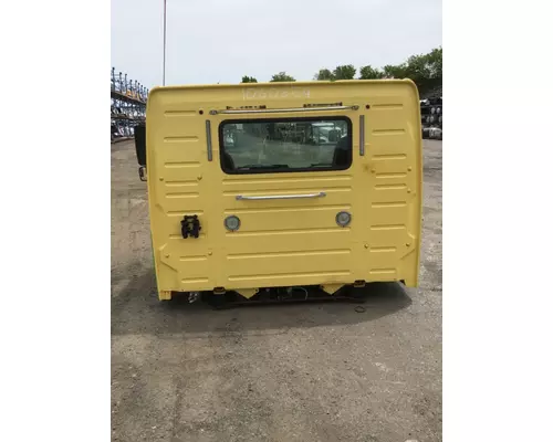 VOLVO VNM Cab