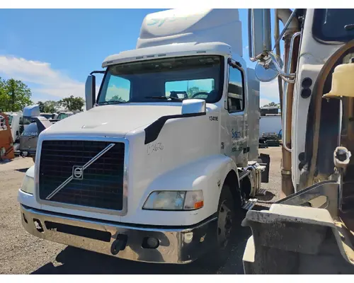 VOLVO VNM Cab