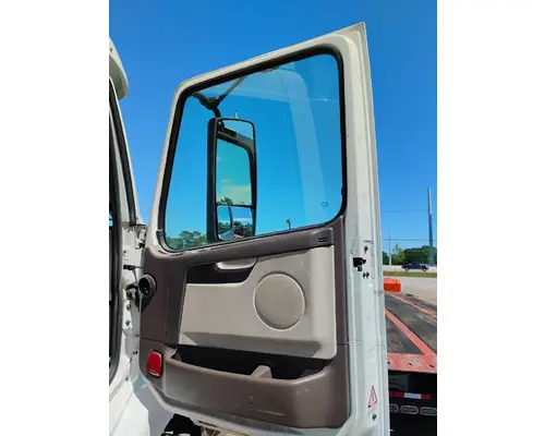 VOLVO VNM Cab