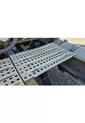 VOLVO VNM Catwalk / Deckplate