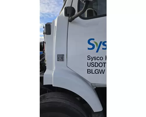 VOLVO VNM Cowl