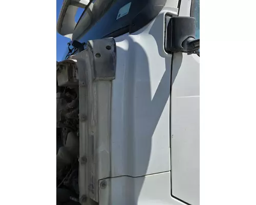 VOLVO VNM Cowl