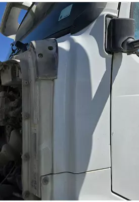 VOLVO VNM Cowl