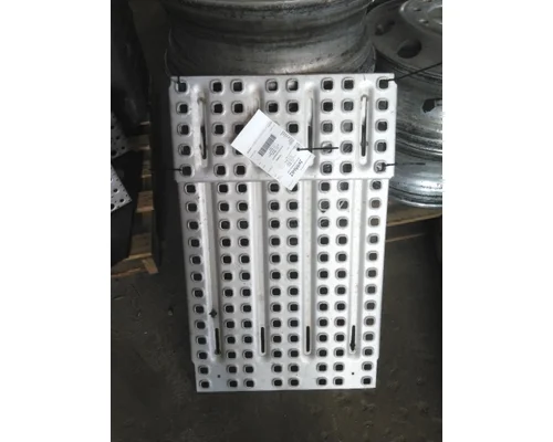 VOLVO VNM DECK (CATWALK) STEP