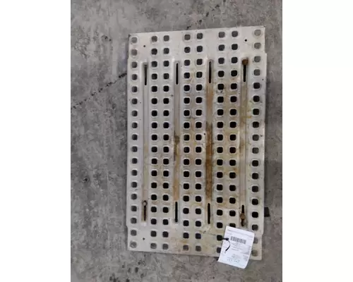 VOLVO VNM DECK (CATWALK) STEP