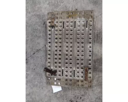 VOLVO VNM DECK (CATWALK) STEP
