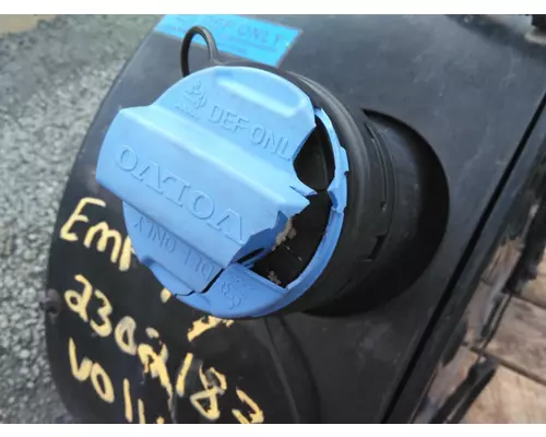 VOLVO VNM DEF TANK