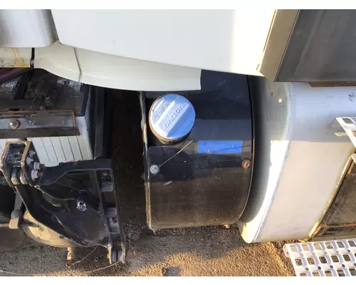 VOLVO VNM DEF TANK