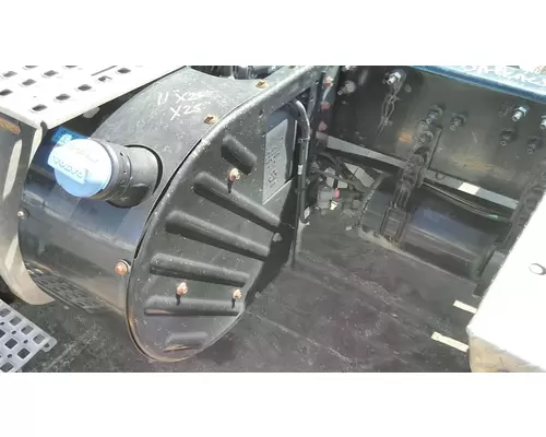VOLVO VNM DEF TANK