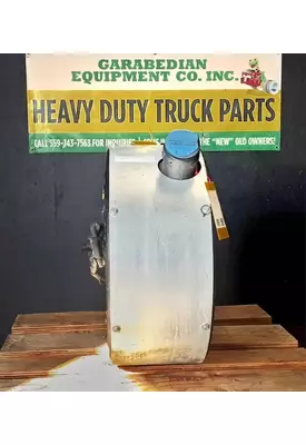 VOLVO VNM DEF Tank
