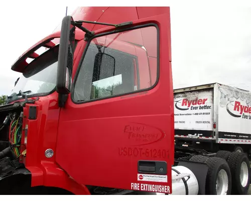 VOLVO VNM DOOR ASSEMBLY, FRONT