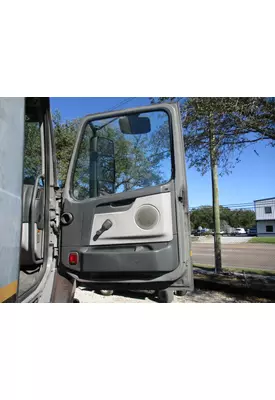 VOLVO VNM DOOR ASSEMBLY, FRONT