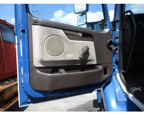 VOLVO VNM DOOR ASSEMBLY, FRONT