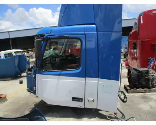 VOLVO VNM DOOR ASSEMBLY, FRONT