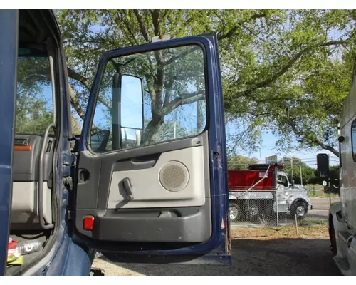 VOLVO VNM DOOR ASSEMBLY, FRONT