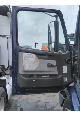 VOLVO VNM DOOR ASSEMBLY, FRONT