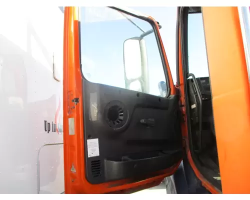 VOLVO VNM DOOR ASSEMBLY, FRONT