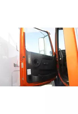 VOLVO VNM DOOR ASSEMBLY, FRONT