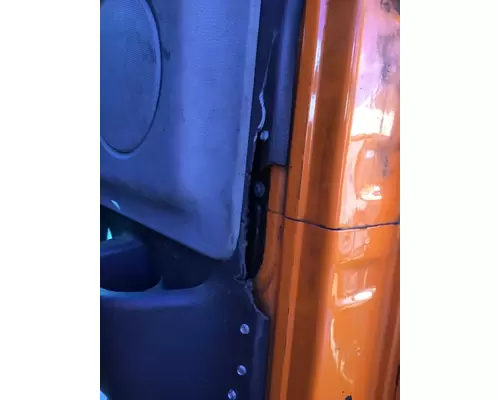 VOLVO VNM DOOR ASSEMBLY, FRONT