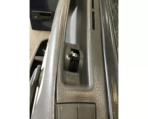 VOLVO VNM DOOR ASSEMBLY, FRONT