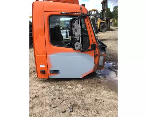 VOLVO VNM DOOR ASSEMBLY, FRONT