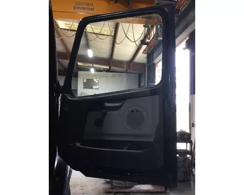 VOLVO VNM DOOR ASSEMBLY, FRONT