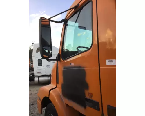 VOLVO VNM DOOR ASSEMBLY, FRONT