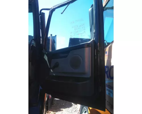 VOLVO VNM DOOR ASSEMBLY, FRONT