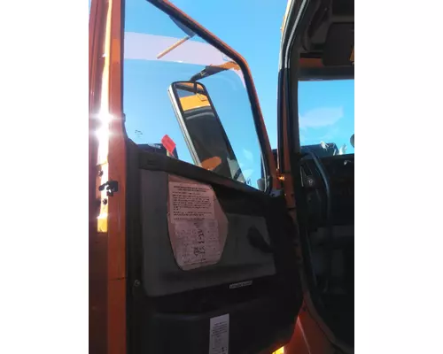 VOLVO VNM DOOR ASSEMBLY, FRONT