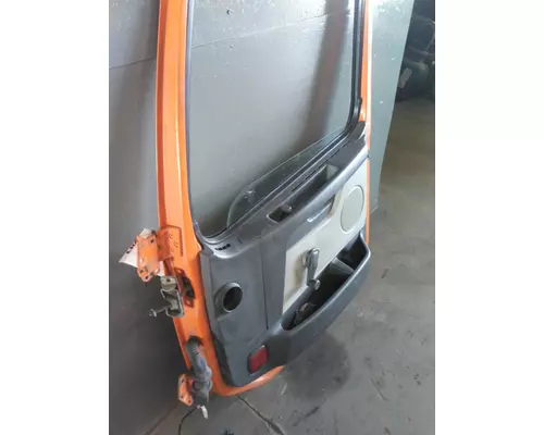 VOLVO VNM DOOR ASSEMBLY, FRONT