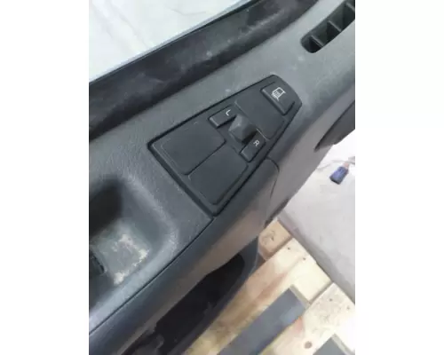 VOLVO VNM DOOR ASSEMBLY, FRONT