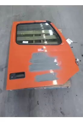 VOLVO VNM DOOR ASSEMBLY, FRONT