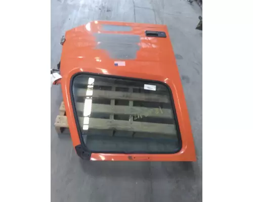 VOLVO VNM DOOR ASSEMBLY, FRONT