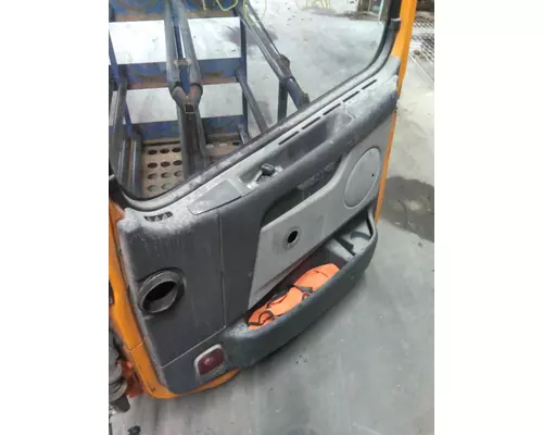 VOLVO VNM DOOR ASSEMBLY, FRONT