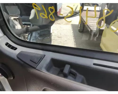 VOLVO VNM DOOR ASSEMBLY, FRONT