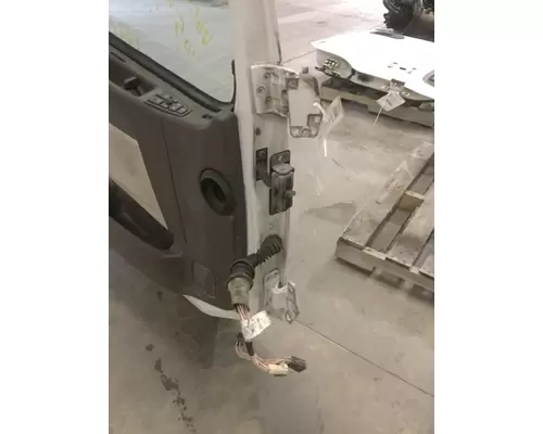 VOLVO VNM DOOR ASSEMBLY, FRONT