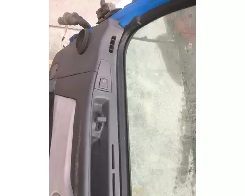 VOLVO VNM DOOR ASSEMBLY, FRONT