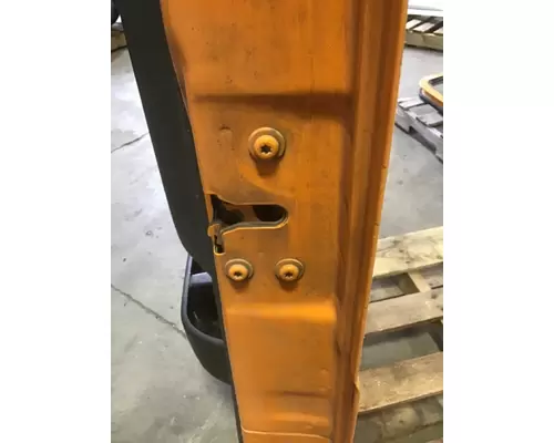 VOLVO VNM DOOR ASSEMBLY, FRONT