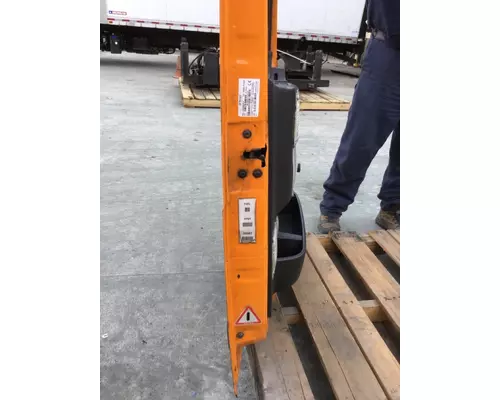 VOLVO VNM DOOR ASSEMBLY, FRONT