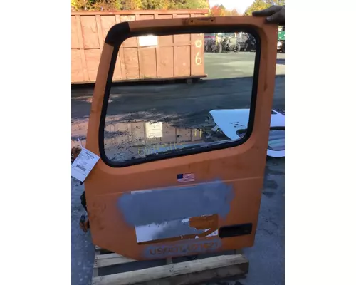 VOLVO VNM DOOR ASSEMBLY, FRONT