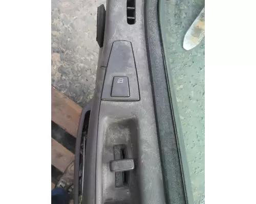 VOLVO VNM DOOR ASSEMBLY, FRONT