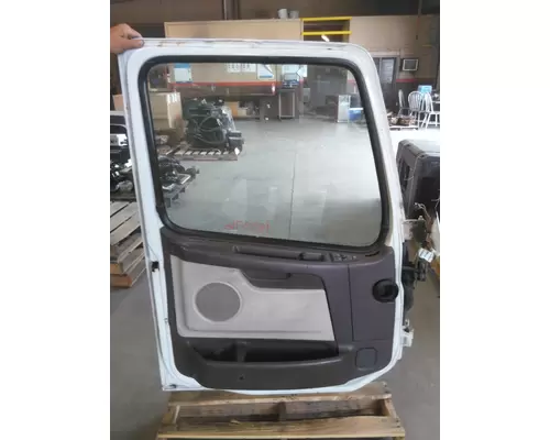 VOLVO VNM DOOR ASSEMBLY, FRONT