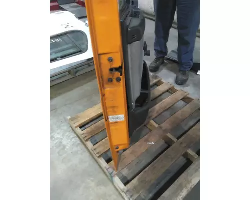 VOLVO VNM DOOR ASSEMBLY, FRONT