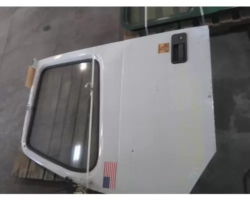VOLVO VNM DOOR ASSEMBLY, FRONT